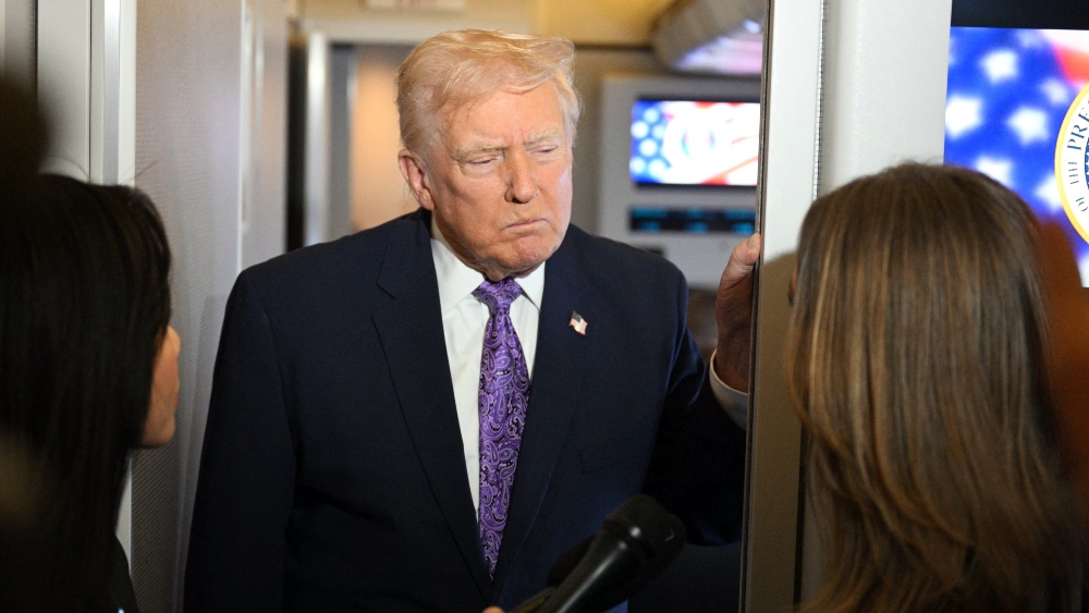 Trump confirms call with Maduro, Caracas slams US maneuvers